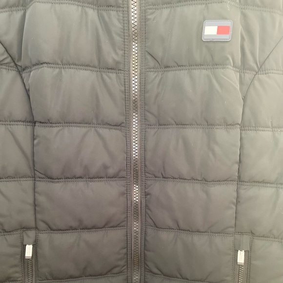 TOMMY HILFIGER VEST💙 - Picture 3 of 8